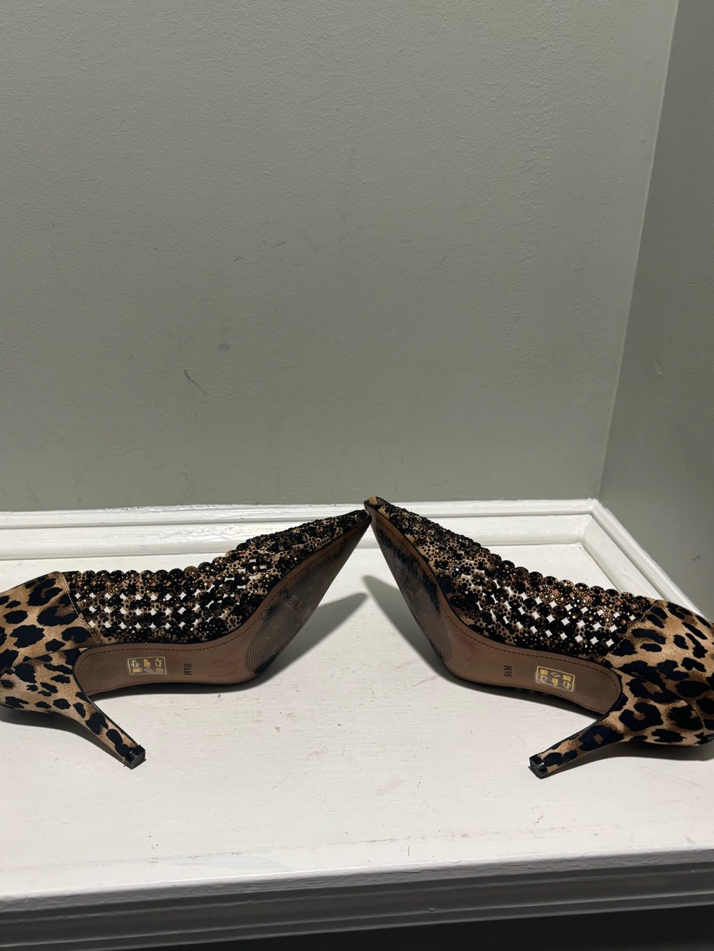 J. Renee Leopard Print Pointed Toe Heels with Embellished Lace-size 9.5 - Picture 8 of 9